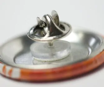 schmetterlingsverschluss an button Buttons 32 mm mit Butterflyverschluss / Schmetterlingsverschluss