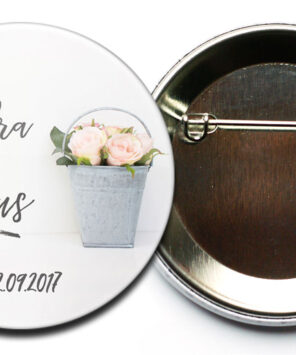 Hochzeit Button 37: Rosen in Zinkeimer mit Personalisierung; mit Nadel