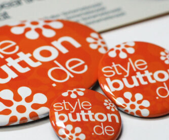 unser kleines Musterset mit Buttons ist kostenlos