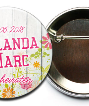 Hochzeitsbutton Nr. 40: romantisch floral mit aufgedruckten Namen und Datum