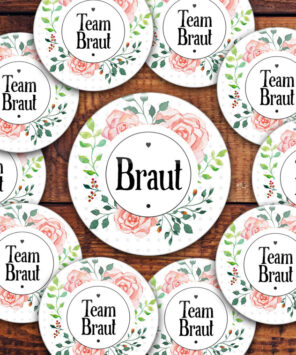 komplett ausgestattet: Set JGA-Buttons mit Design 30 für Frauen