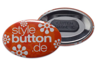 ovaler Button mit Kleidungsmagnet