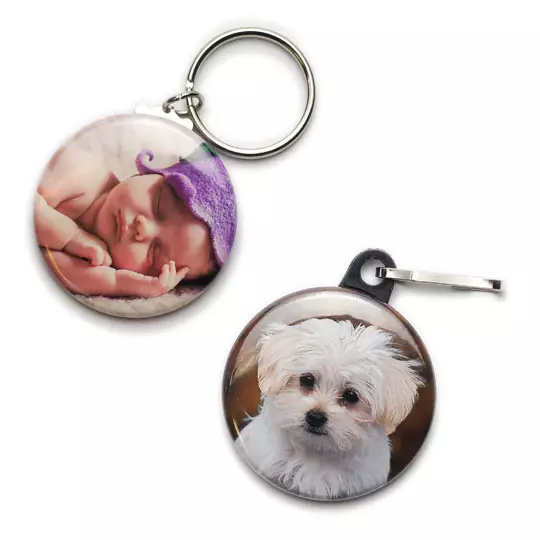 2 Foto-Schlüsselanhänger mit Baby und Hund