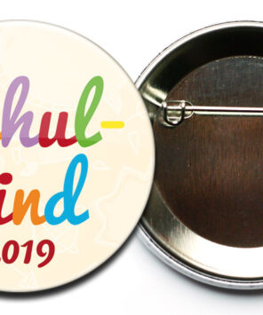 Button Schulkind 10 bunter Schriftzug mit Sicherheitsnadel