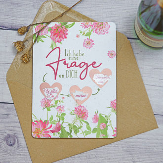 sommerlich floral gestaltete Rubbelkarte mit 3 kleinen, rosegoldenen Herzen "Willst Du meine Trauzeugin sein?"