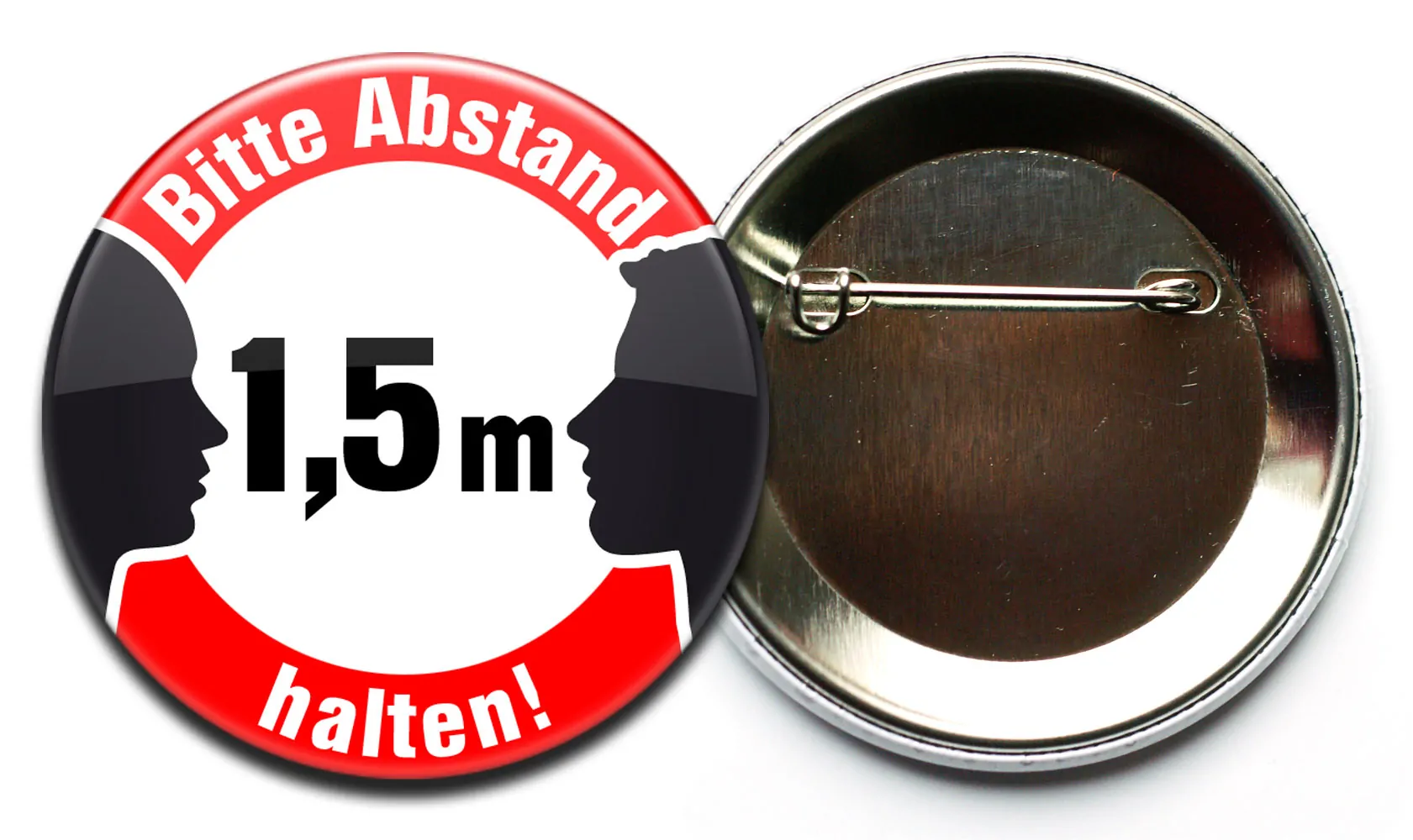 Der Bitte 1,5 m Abstand halten! Button wird mit einer Sicherheitsnadel befestigt.