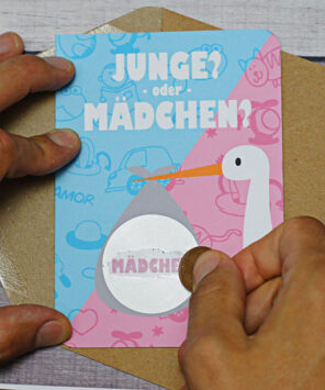 Rubbelkarte Baby Geschlecht Mädchen wird freigerubbelt