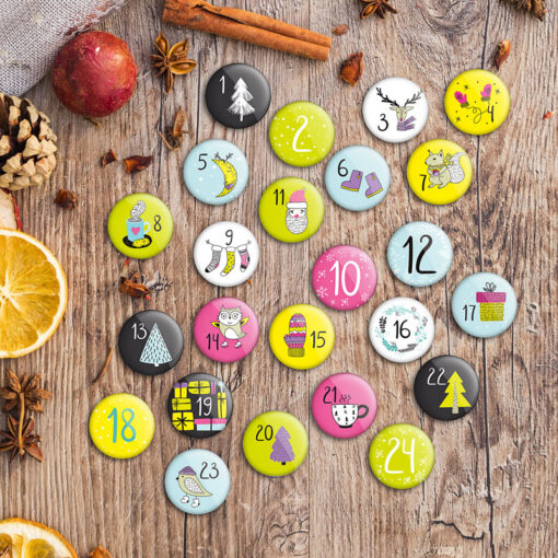 24 Stück weihnachtliche Zahlenbuttons zum Basteln von Weihnachtskalendern