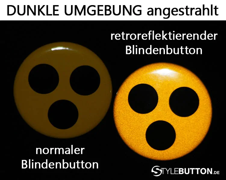 Vergleich reflektierende Blindenabzeichen im Dunkeln