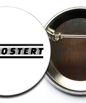 geboostert Button Corona mit Sicherheitsnadel