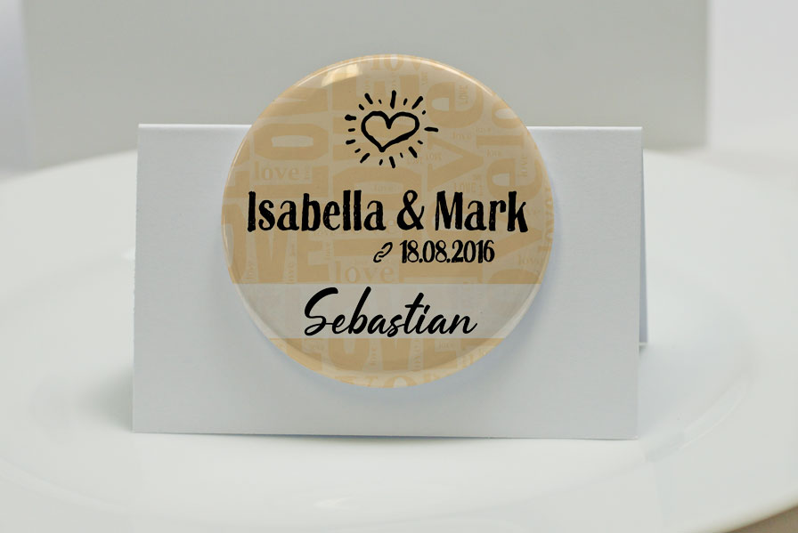Tischkärtchen mit Namensschild-Button