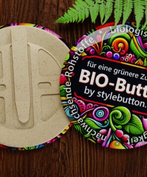 authentisch nachhaltig: Bio-Buttons mit Clip sind zu 100% biologisch abbaubar und zerfallen zu Kompost