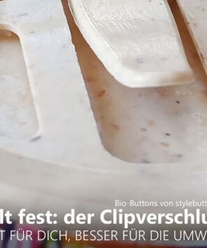 Der Clip des Biobuttons hält diesen an Ort und Stelle.