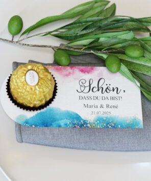 Pralinenkarte PK08-BP als Dekoration auf Hochzeittafel