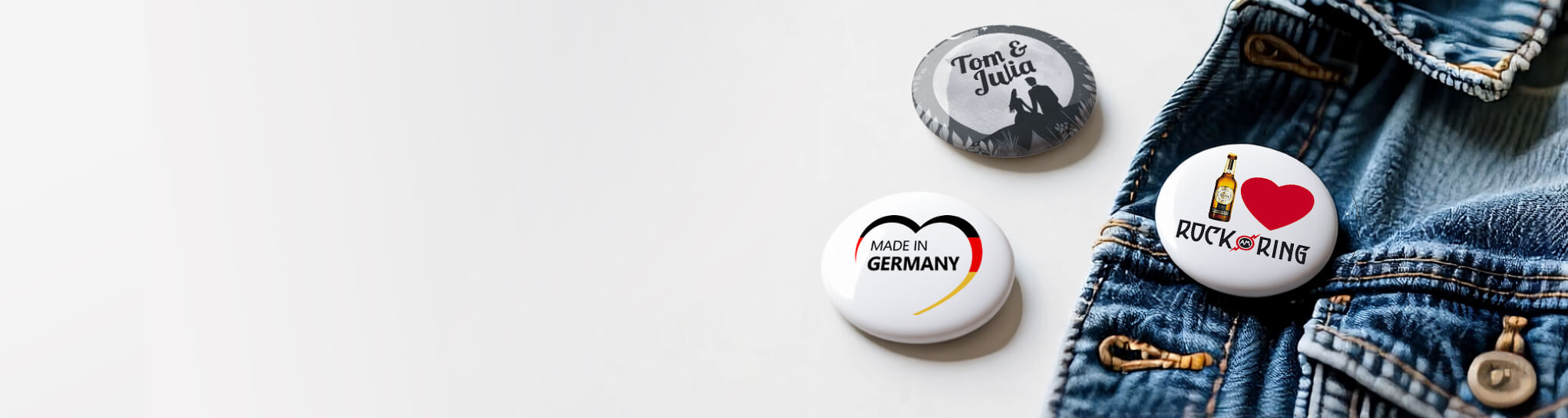 3 Buttons an Jeansjacke