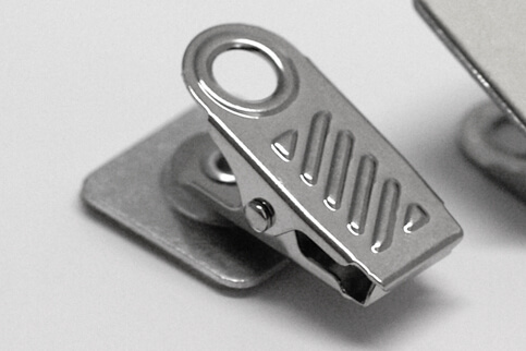 Krokoclip Krokodilklemme zur Befestigung von Buttons